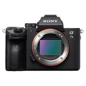 Cámara Sony A7III versátil para fotografía y video